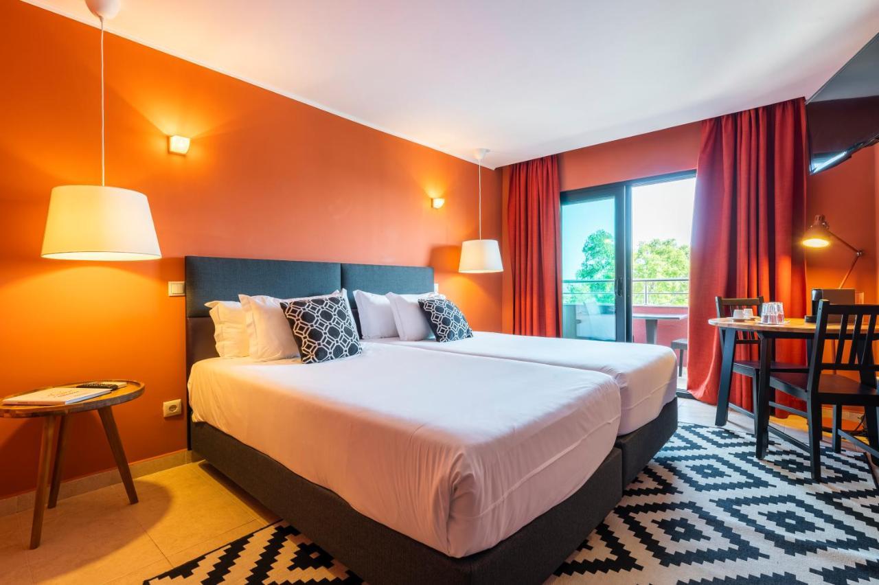 Topazio Vibe Beach Hotel & Apartments - Adults Friendly Albufeira Bagian luar foto