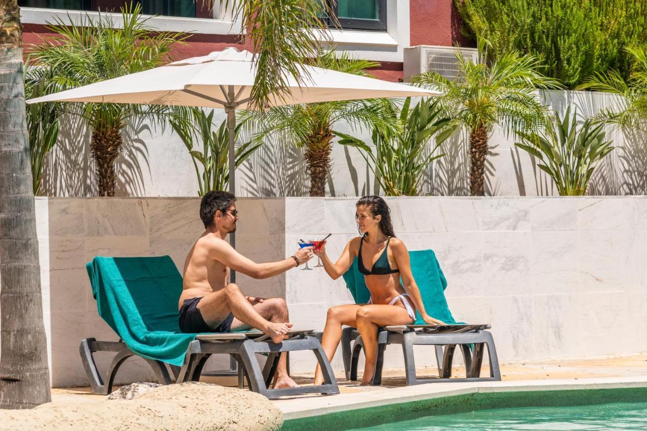 Topazio Vibe Beach Hotel & Apartments - Adults Friendly Albufeira Bagian luar foto