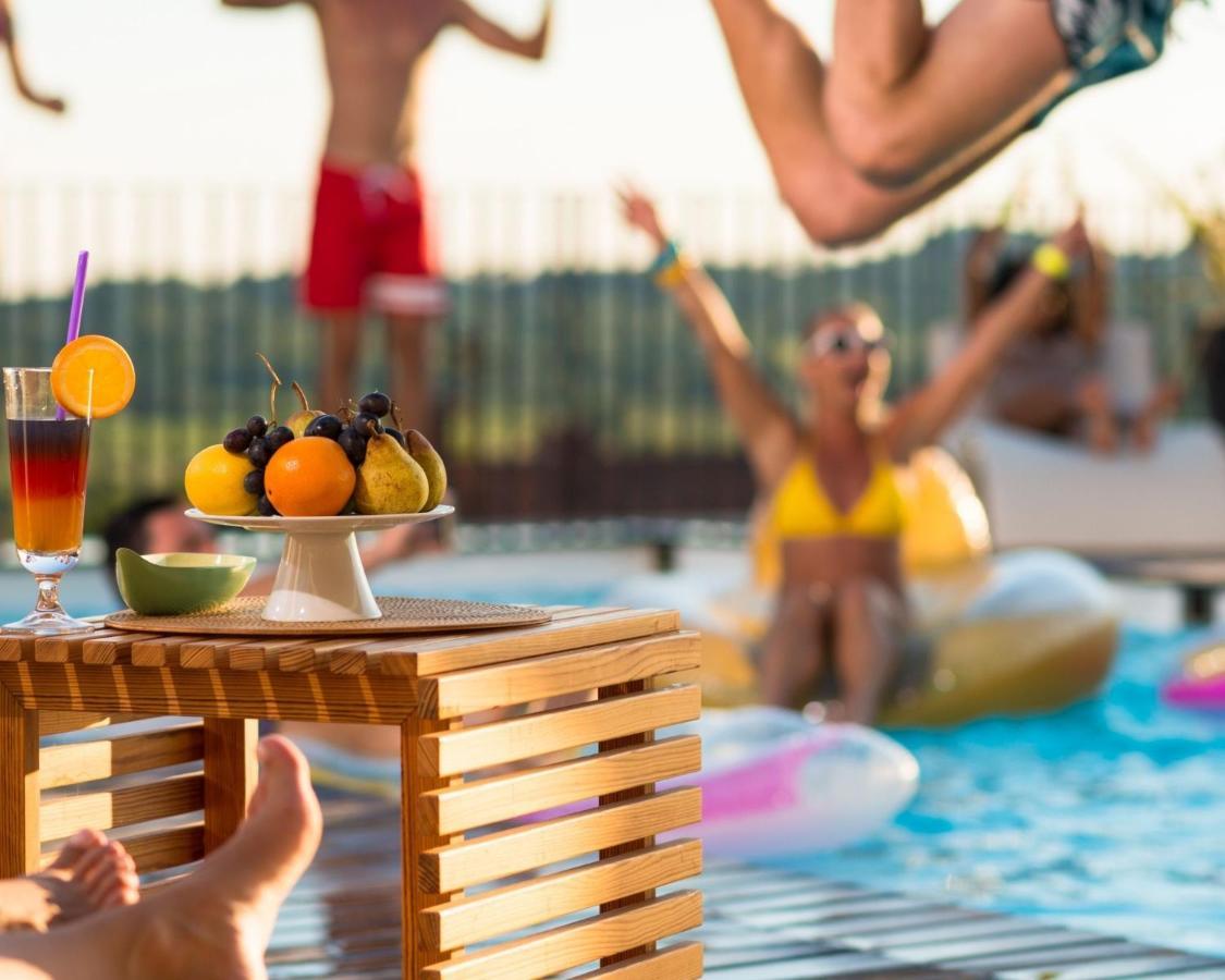 Topazio Vibe Beach Hotel & Apartments - Adults Friendly Albufeira Bagian luar foto