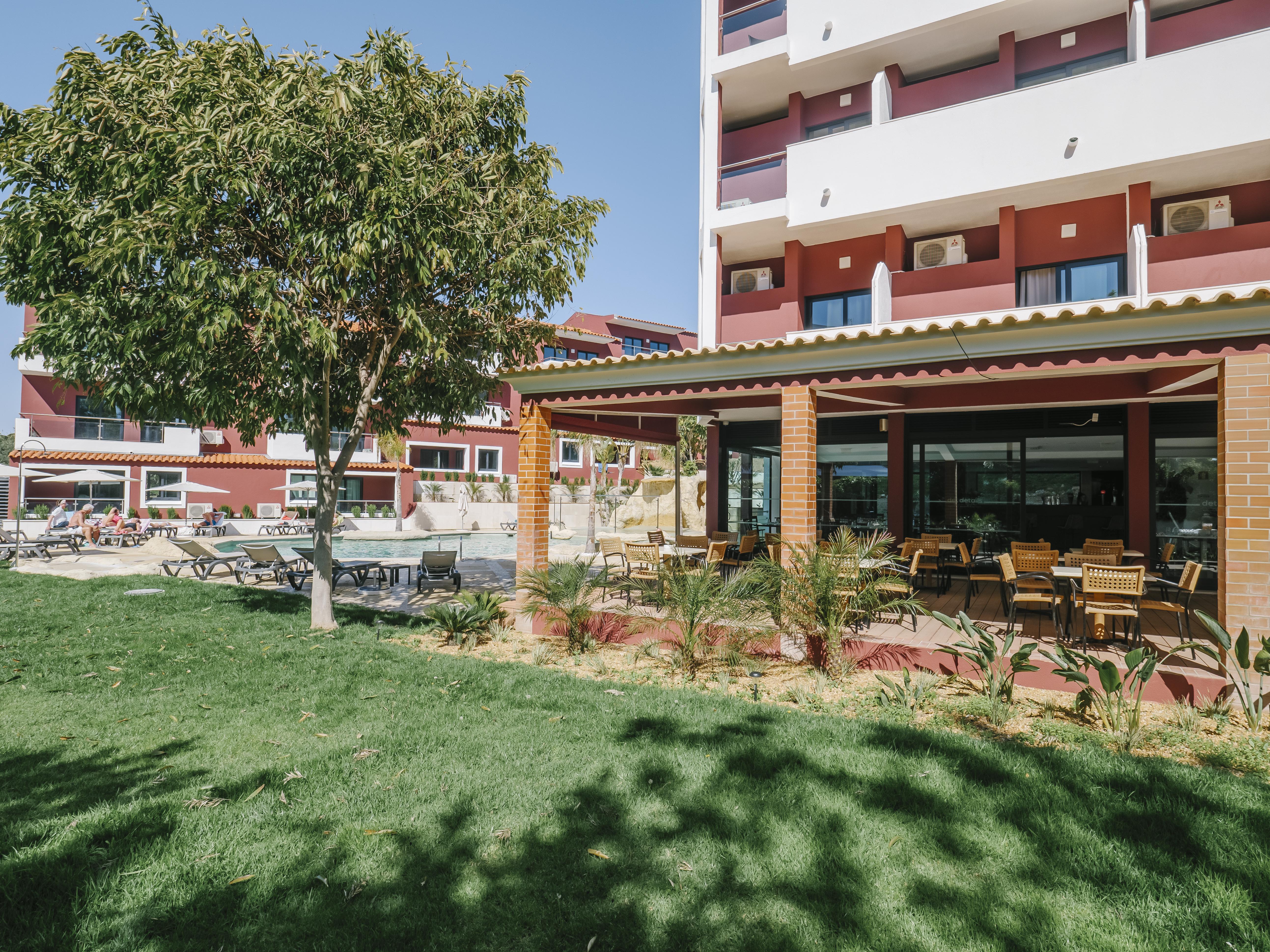 Topazio Vibe Beach Hotel & Apartments - Adults Friendly Albufeira Bagian luar foto